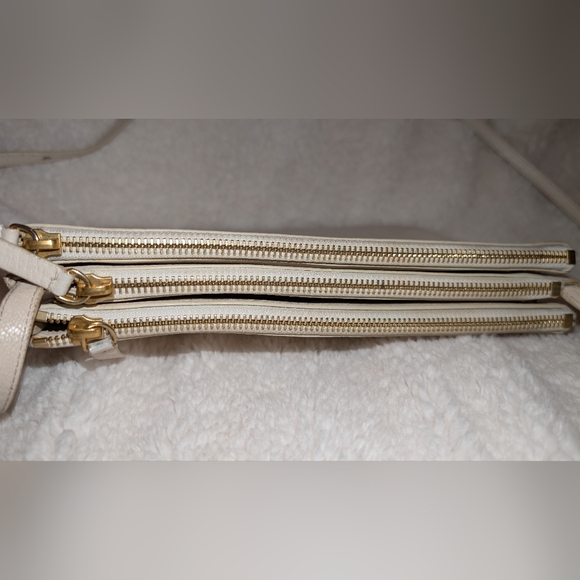 Celine Cream Crossbody Bag - Picture 13 of 15